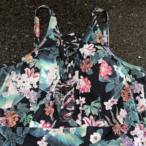 Torrid Lattice Neckline Tropical Print One Piece Swimsuit - Picture 4 of 10